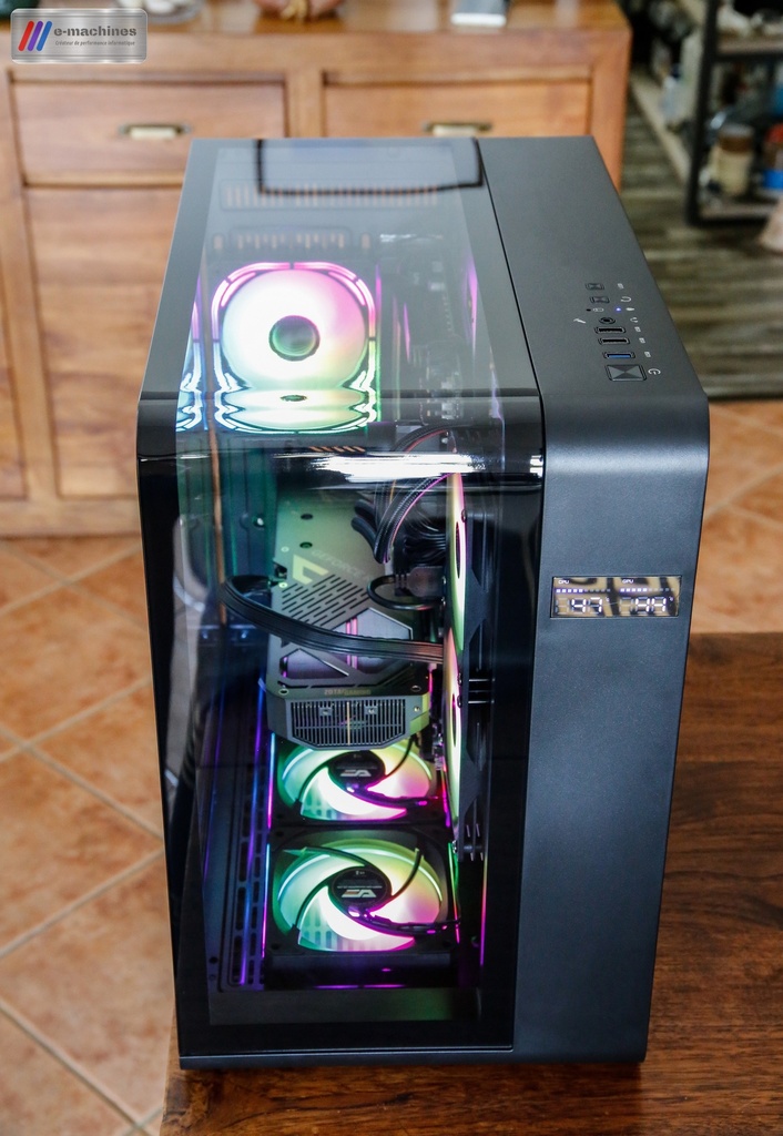 Tour DarkFlash L280 Ryzen 7 7700 RTX 5070 Zotac Solid 12go