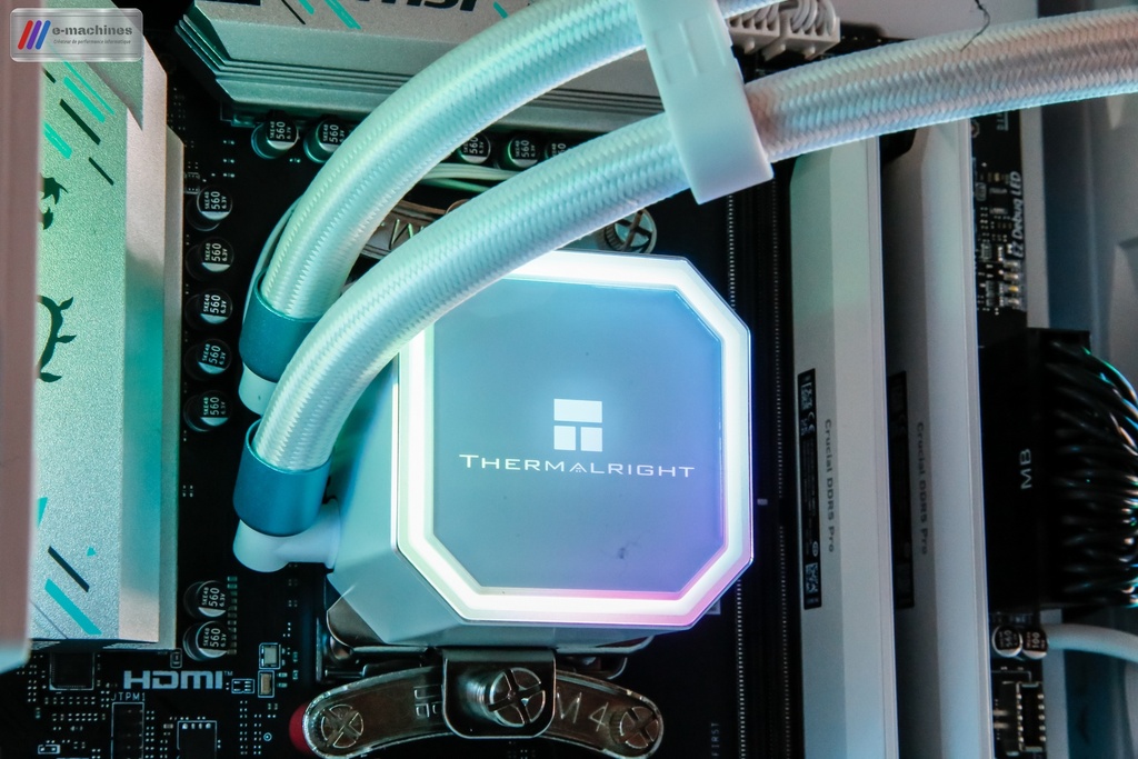 Cube Mars Gaming MC-VISION blanc Ryzen 7700 RTX 5070 Zotac