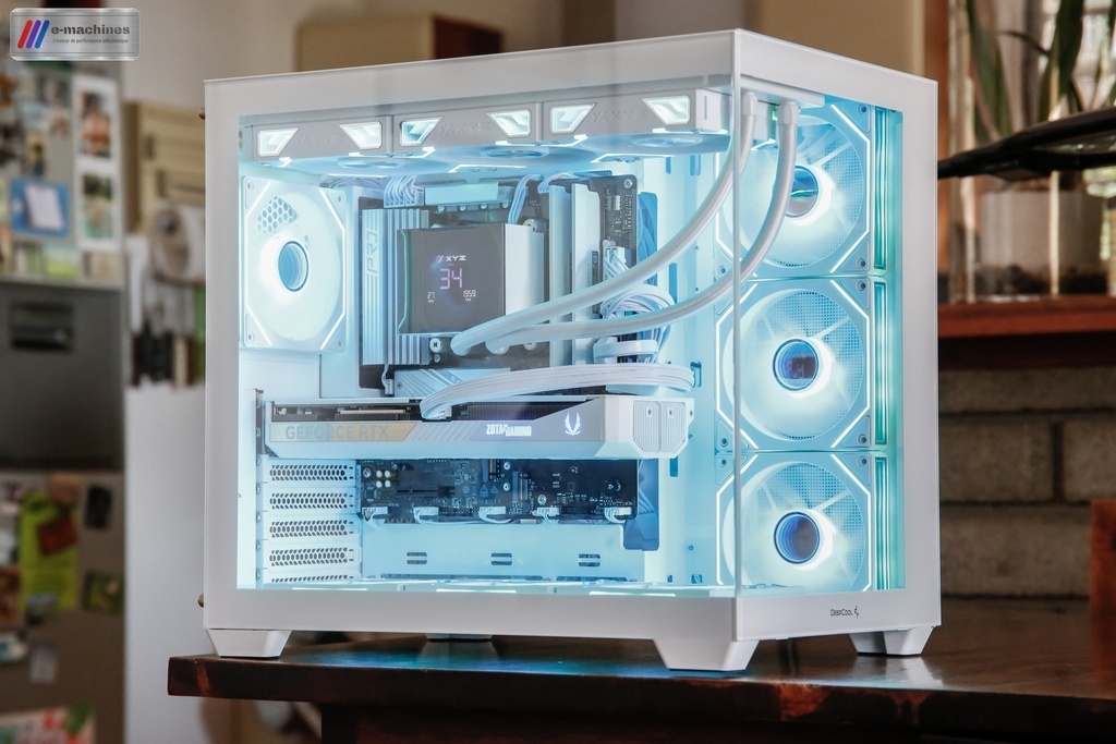 Cube DeepCool CG530 4F blanc Ryzen 7700 RTX 5070 Zotac