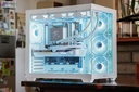 Cube DeepCool CG530 4F blanc Ryzen 7700 RTX 5070 Zotac